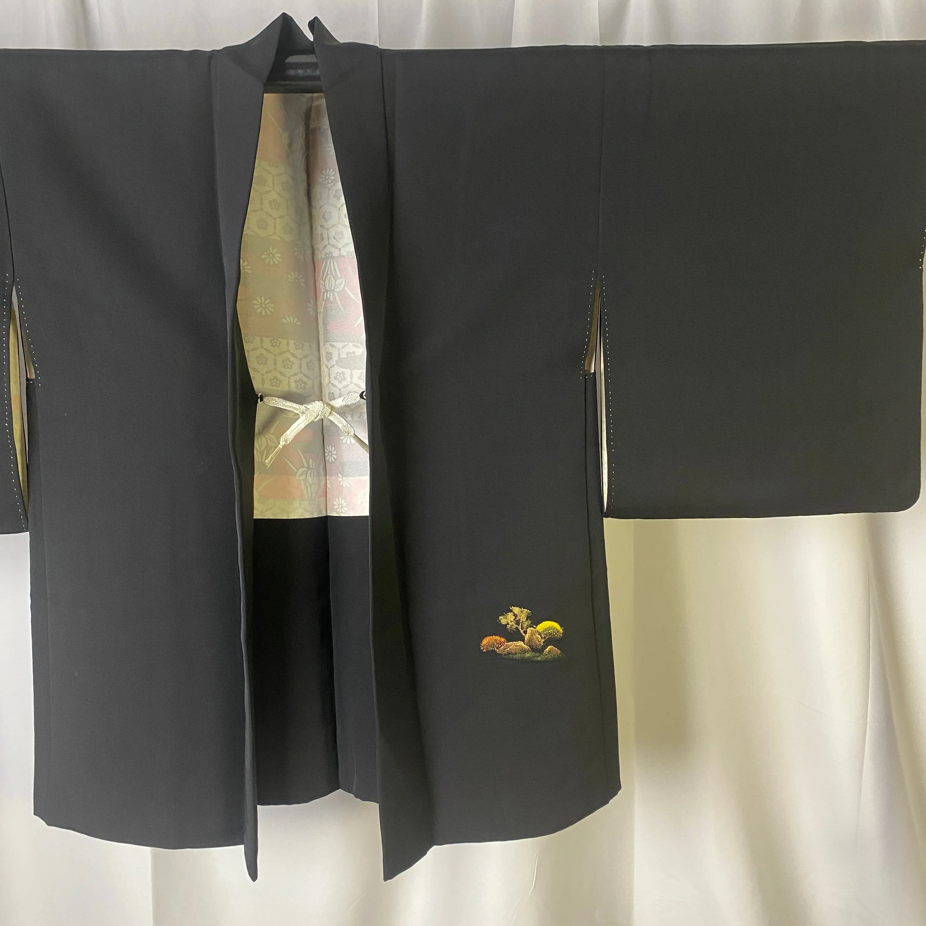 Ebaori, Black Haori, Japanese Garden, Kuro-eba, Cardigan, Women's Jacket, Silk Long outer, Casual Layer, Versatile, Kimono, Elegant Wear